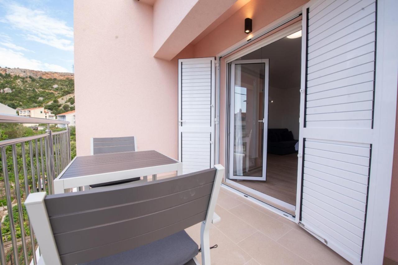 Charming Apartments Duce أوميس المظهر الخارجي الصورة