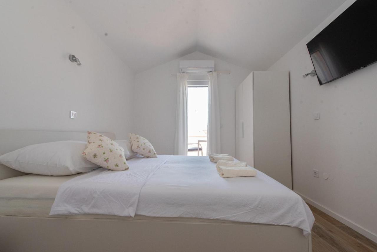Charming Apartments Duce أوميس المظهر الخارجي الصورة