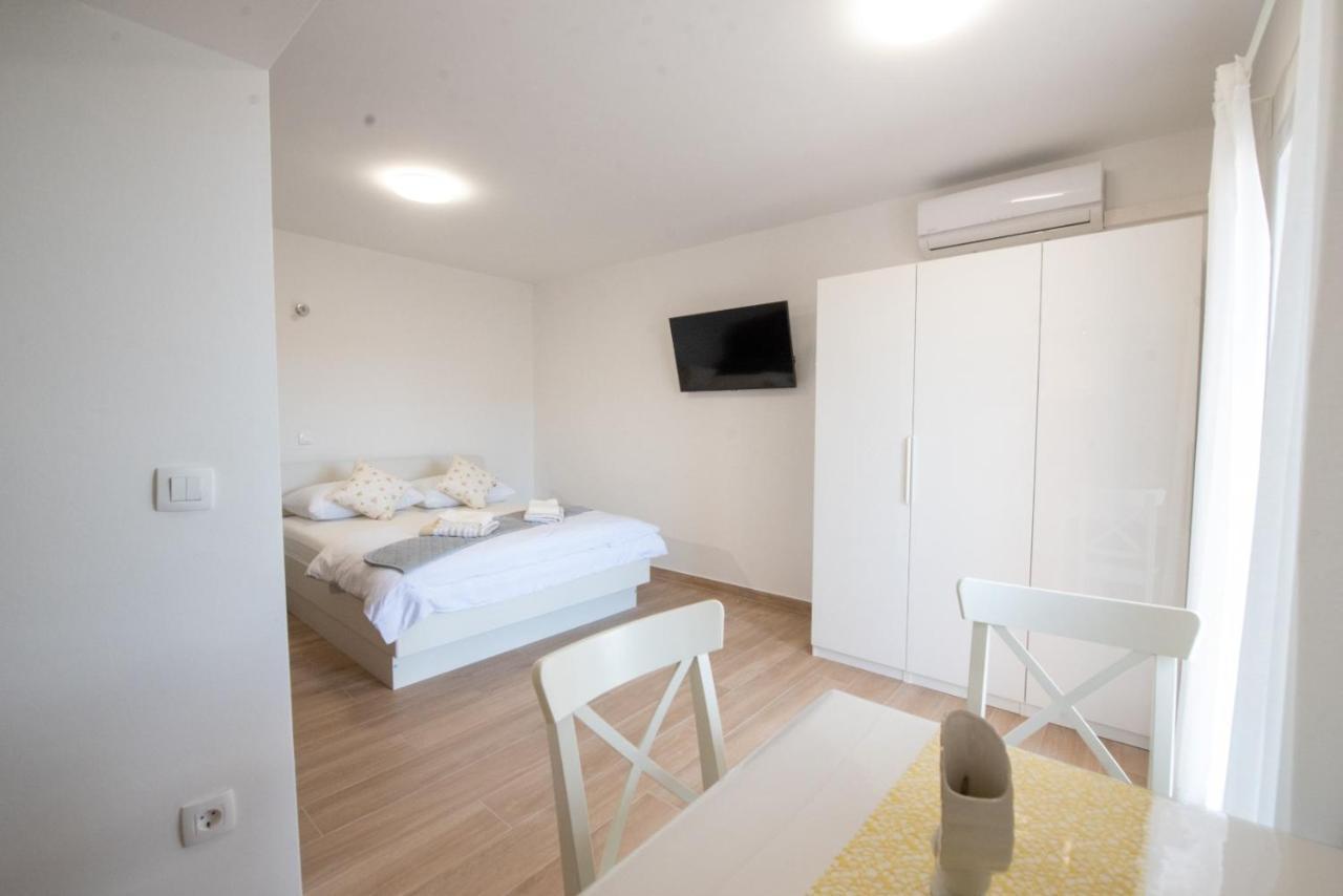 Charming Apartments Duce أوميس المظهر الخارجي الصورة